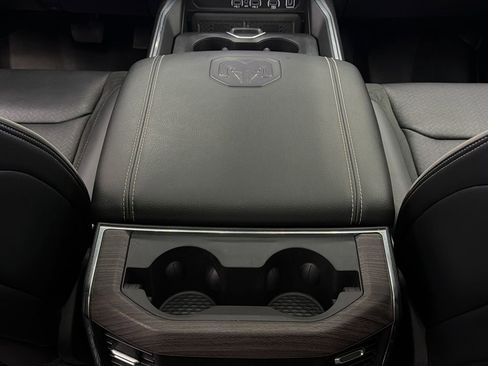 Used 2025 RAM 1500 Laramie w/ Night Edition image 40