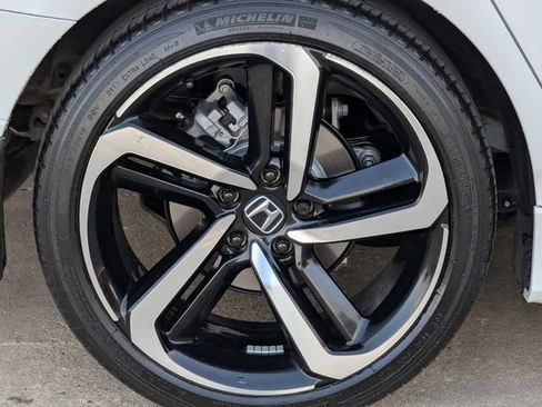 Used 2022 Honda Accord Sport image 9