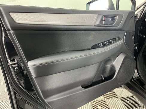 Used 2017 Subaru Outback 2.5i image 10