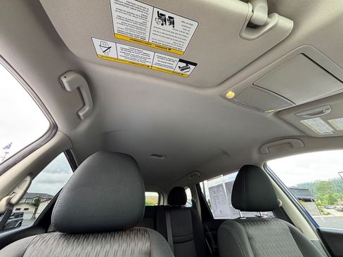 Used 2020 Nissan Rogue SV FWD image 27