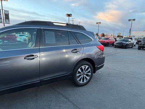 Used 2017 Subaru Outback 2.5i Limited image 10