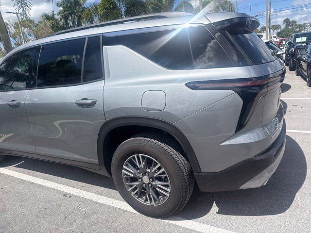 Used 2026 Chevrolet Traverse LT FWD image 9