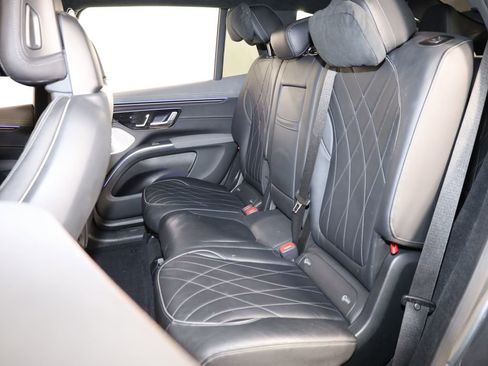 Used 2023 Mercedes-Benz EQS 580 4MATIC SUV w/ Exclusive Trim Package image 51
