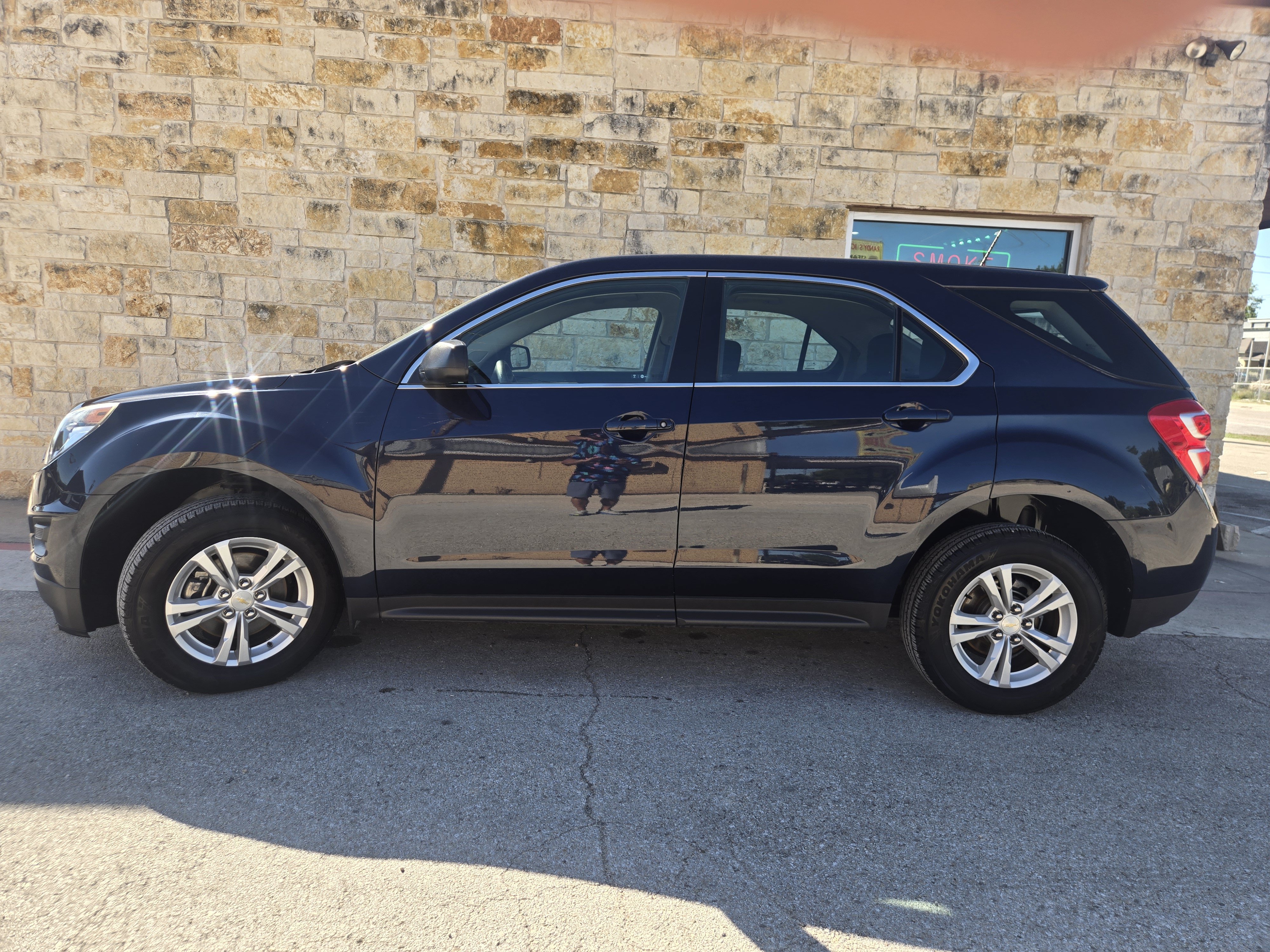 Used 2017 Chevrolet Equinox LS FWD image 1