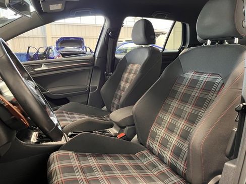 Used 2019 Volkswagen GTI SE image 22