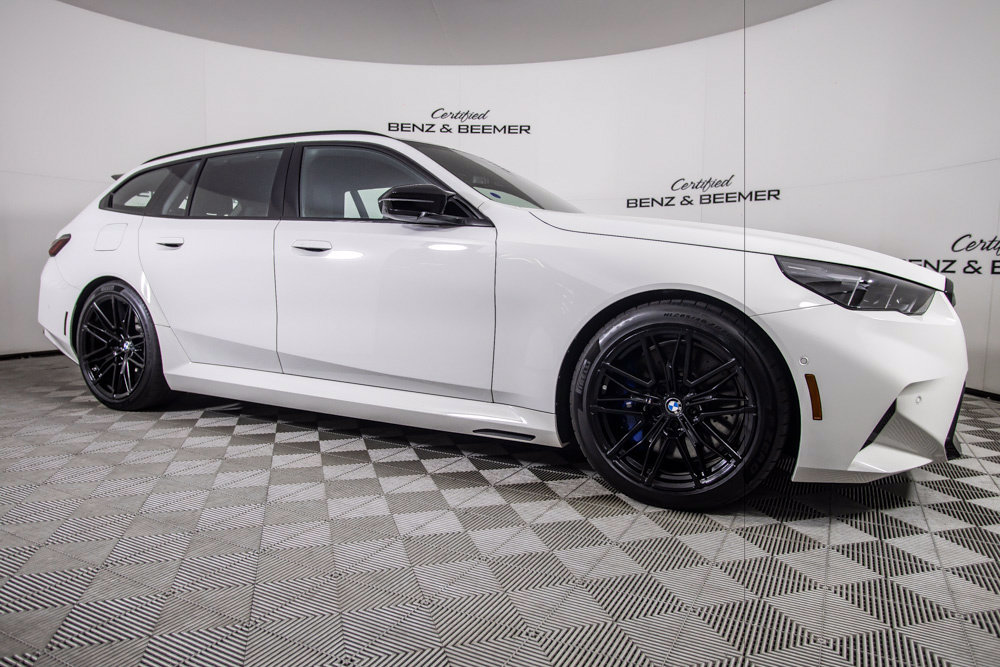 Used 2025 BMW M5 Touring AWD/4WD image 2
