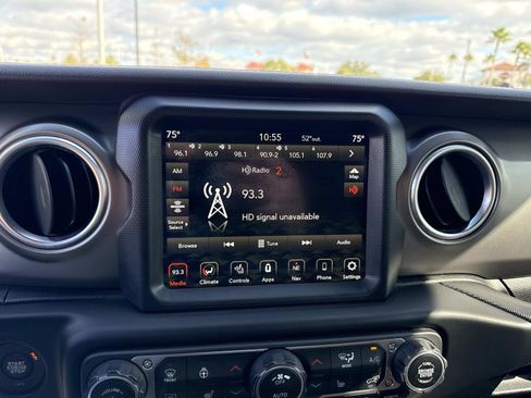 Used 2020 Jeep Gladiator Rubicon image 24