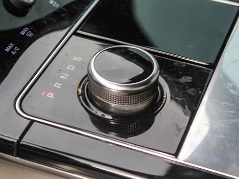 Used 2020 Land Rover Range Rover Velar R-Dynamic S image 19