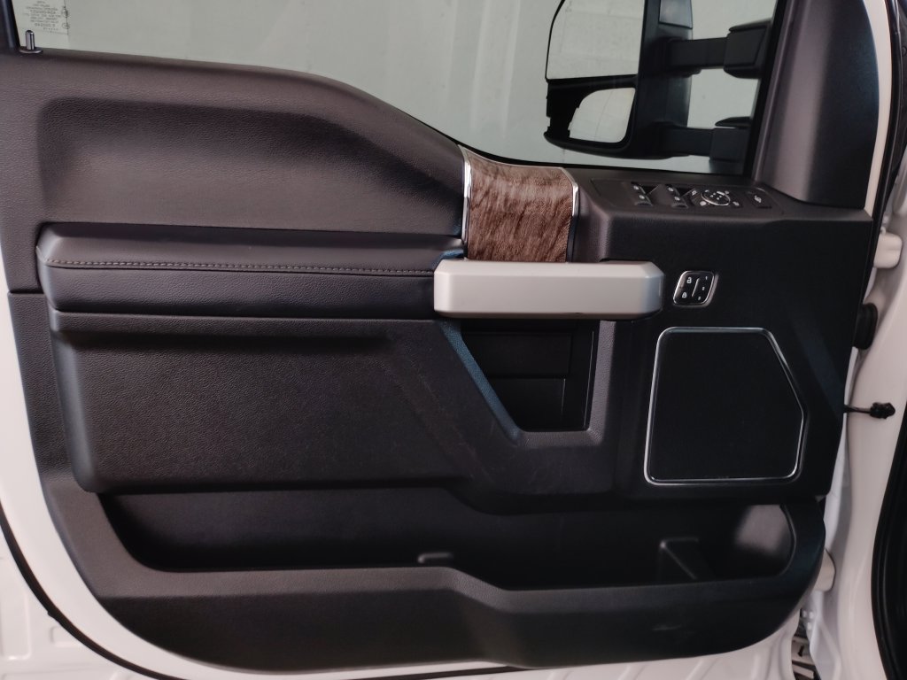 Used 2019 Ford F250 Lariat w/ Lariat Ultimate Package AWD/4WD image 22