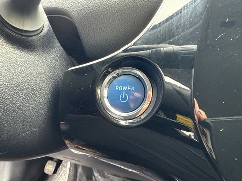 Used 2016 Toyota Prius Three image 24