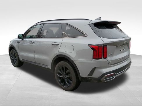 Used 2022 Kia Sorento SX image 3