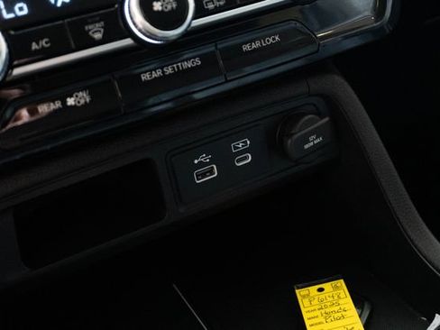 Certified 2025 Honda Pilot EX-L image 27
