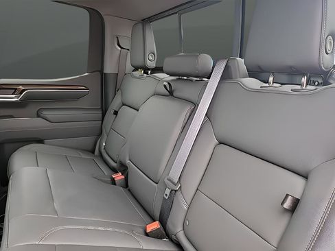 Used 2026 Chevrolet Silverado 1500 LT Trail Boss w/ Convenience Package II AWD/4WD image 10