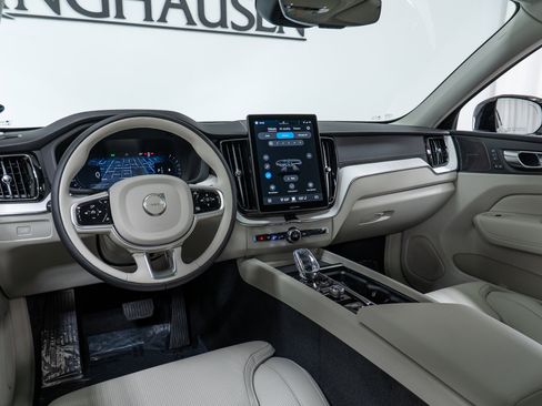 New 2026 Volvo XC60 B5 Ultra w/ Protection Package Premier image 16