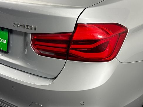 Used 2018 BMW 340i xDrive Sedan AWD/4WD image 34