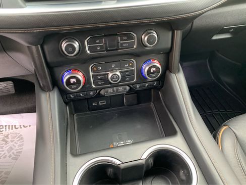 Used 2022 GMC Yukon XL AT4 image 18
