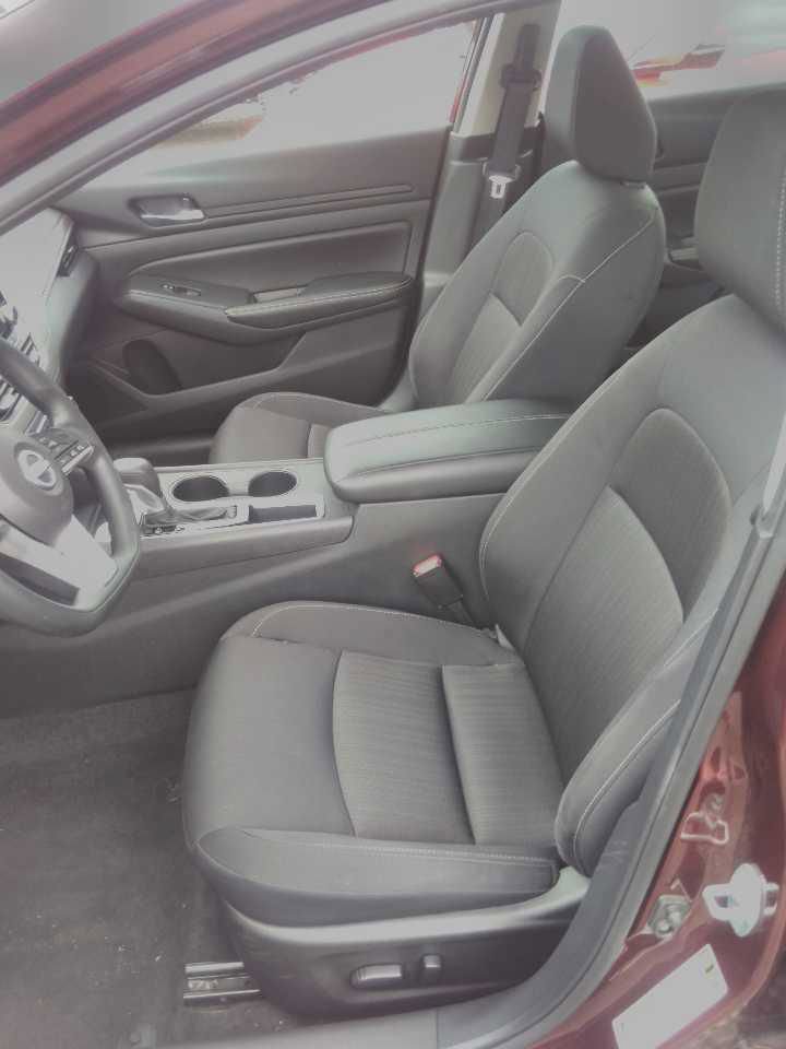 Used 2025 Nissan Altima 2.5 SV FWD image 5