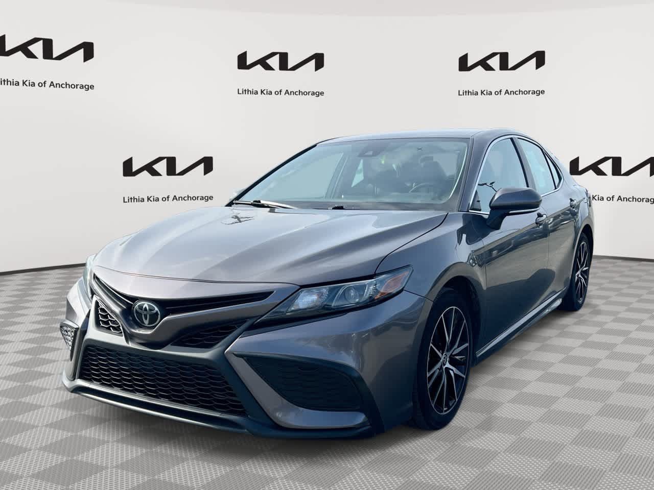 Used 2023 Toyota Camry SE FWD image 1