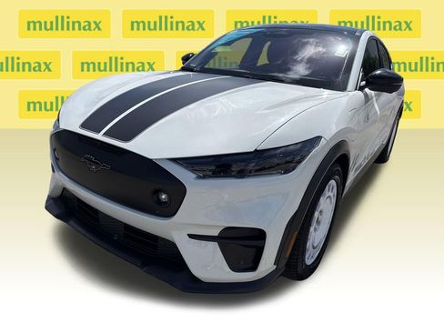 Certified 2025 Ford Mustang Mach-E GT image 10