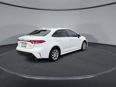 Used 2024 Toyota Corolla LE FWD image 4
