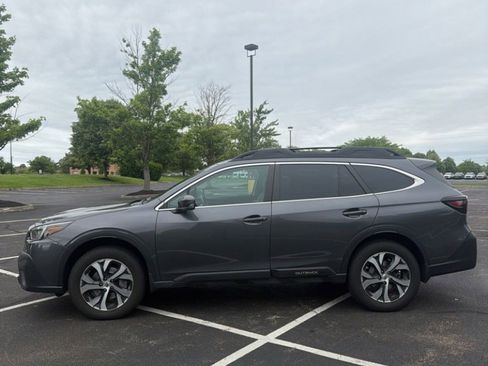 Used 2022 Subaru Outback Limited AWD/4WD image 2