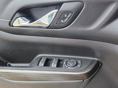 Used 2023 GMC Acadia SLT image 34