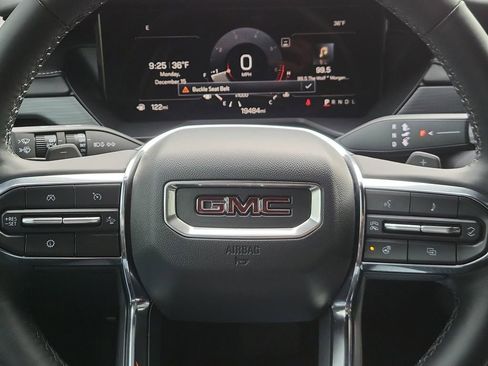 Used 2024 GMC Acadia Elevation w/ Luxury Package image 12