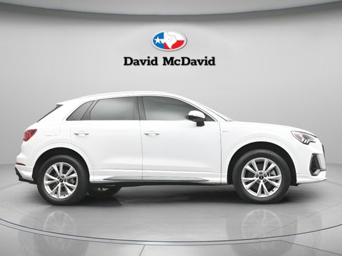 Used 2023 Audi Q3 2.0T Premium w/ Convenience Package AWD/4WD image 35