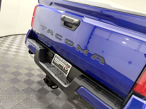 Used 2024 Toyota Tacoma TRD Sport AWD/4WD image 11