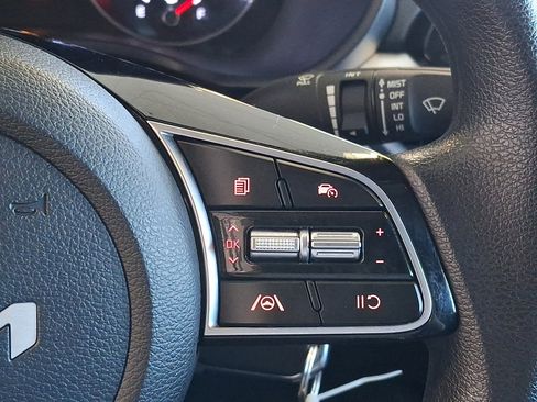 Certified 2023 Kia Forte LXS w/ LXS Technology Package image 20