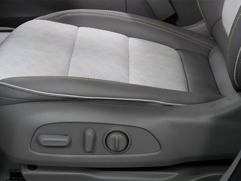 Used 2023 Chevrolet Bolt EUV Premier image 19