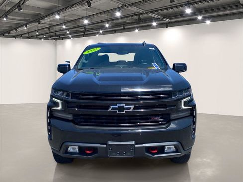 Used 2021 Chevrolet Silverado 1500 LT Trail Boss w/ Convenience Package II AWD/4WD image 2