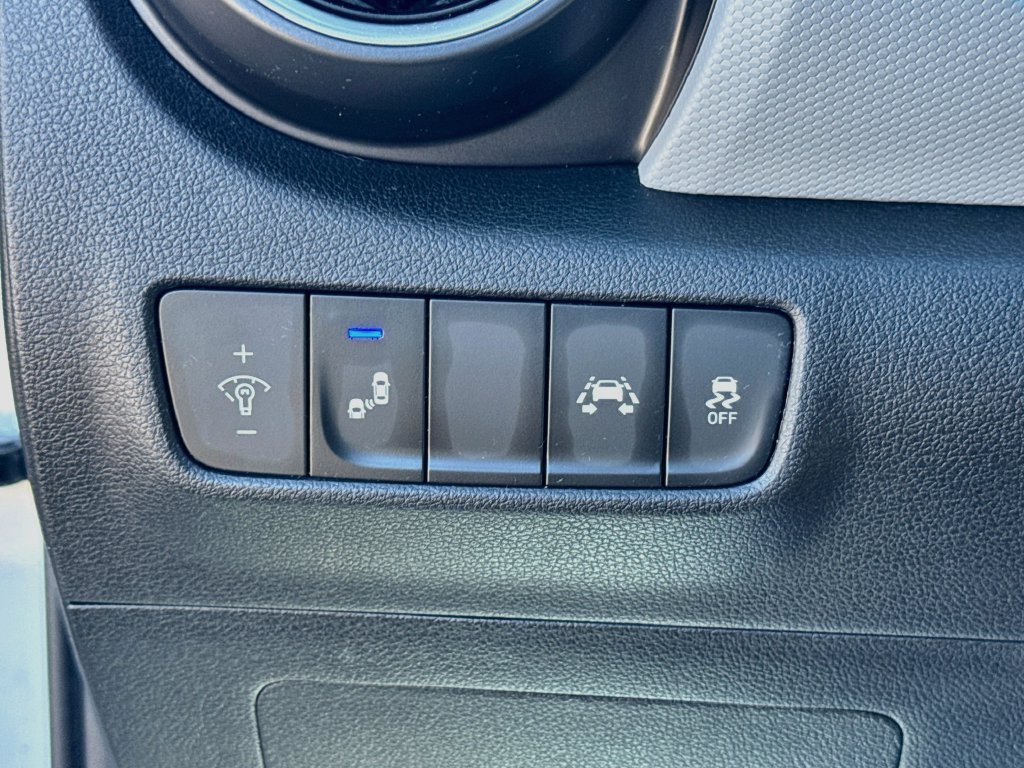 Used 2019 Hyundai Kona SEL w/ SEL Tech Package 02 AWD/4WD image 10