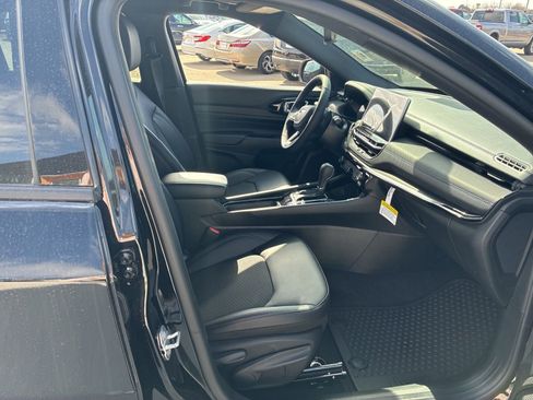 New 2026 Jeep Compass Latitude w/ Sun and Sound Group AWD/4WD image 17