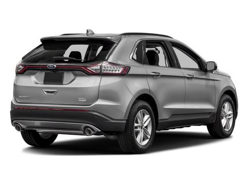 Used 2018 Ford Edge Titanium w/ Technology Package FWD image 5
