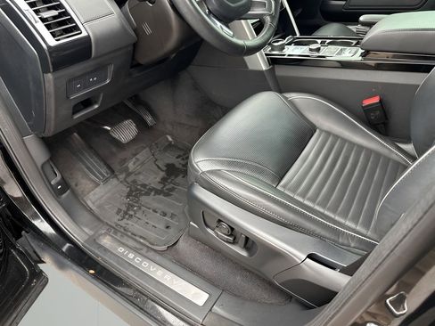 Used 2020 Land Rover Discovery HSE Luxury image 24