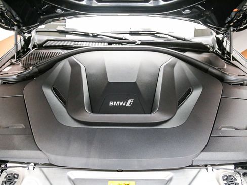 Certified 2024 BMW i4 eDrive40 w/ Premium Package RWD image 28