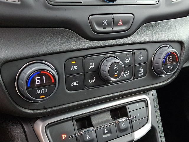 Used 2024 GMC Terrain SLE w/ Driver Convenience Package AWD/4WD image 17