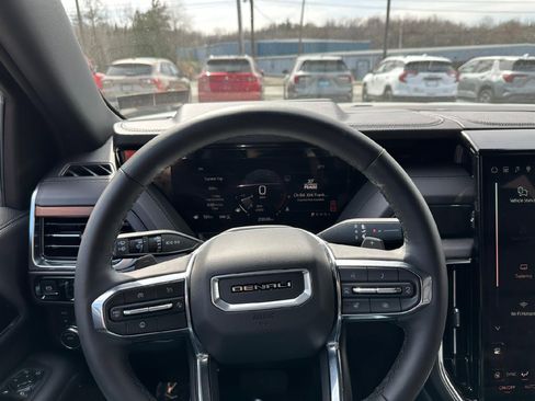 Certified 2025 GMC Yukon Denali AWD/4WD image 24