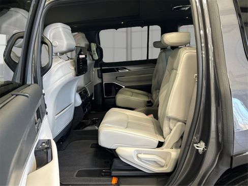 New 2026 Jeep Grand Wagoneer Limited image 10