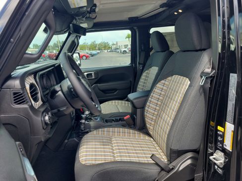 New 2026 Jeep Gladiator Sport AWD/4WD image 18