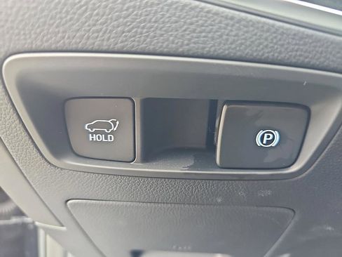 Used 2025 Genesis GV70 3.5T Sport w/ Sport Advanced Package image 18