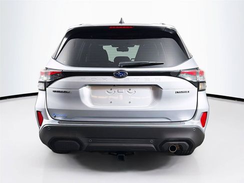 Used 2025 Subaru Forester Touring AWD/4WD image 10