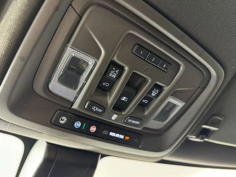 Used 2022 GMC Sierra 2500 Denali w/ Denali Ultimate Package AWD/4WD image 27