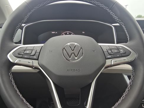 New 2026 Volkswagen Taos SE AWD/4WD image 22