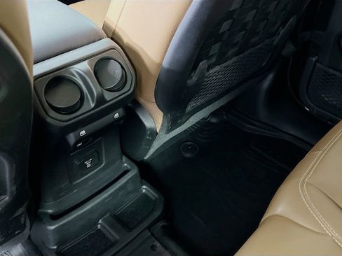 Used 2021 Jeep Wrangler Unlimited Rubicon image 26