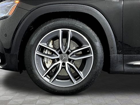 Used 2025 Mercedes-Benz GLB 35 AMG 4MATIC image 32