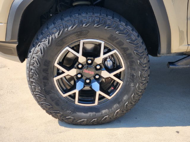 Used 2023 GMC Canyon AT4X AWD/4WD image 12
