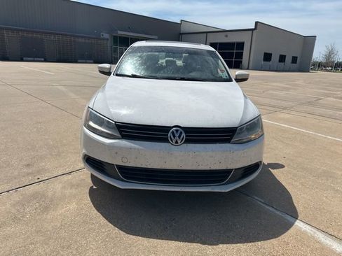 Used 2014 Volkswagen Jetta TDI FWD image 2