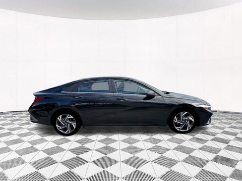 New 2026 Hyundai Elantra Limited FWD image 14
